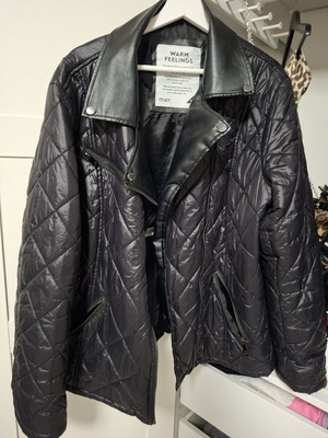 Mat Fashion black jacket like new, medium plus size, leather details