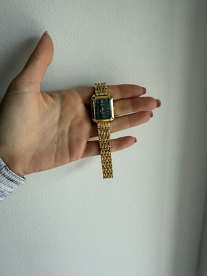 Vintage quartz wristwatch women's gold stainless steel like new