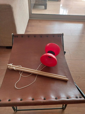 Diabolo toy red
