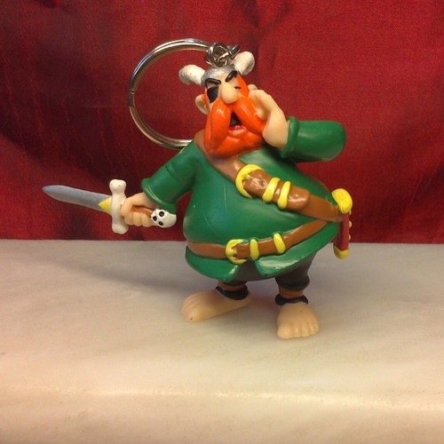 Plastoy 1997 pirate figure keychain from Asterix series like new