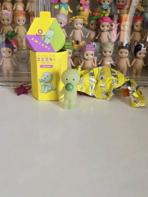 Smiski Sunday Series Blowing Bubbles figure like new