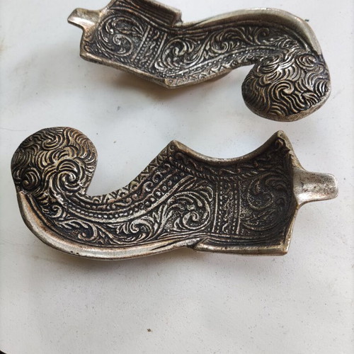 Bronze Tsarouhia Ashtrays like new with exceptional carving