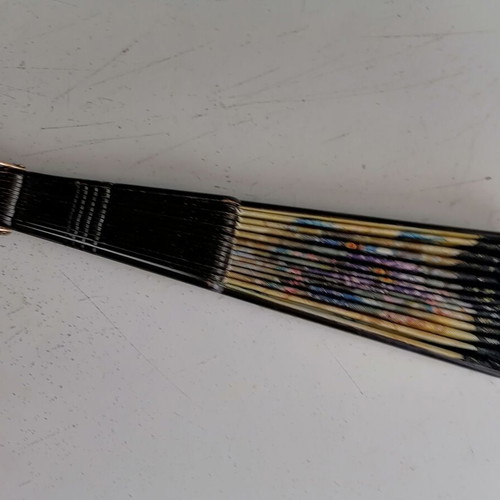 Vintage hand fan like new