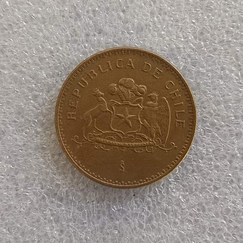 Chile 100 Pesos Coin 1999 used, Mapuche Woman design