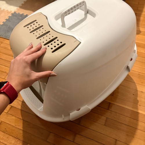 Cat litter box used, spacious for up to 2 cats, easy cleaning