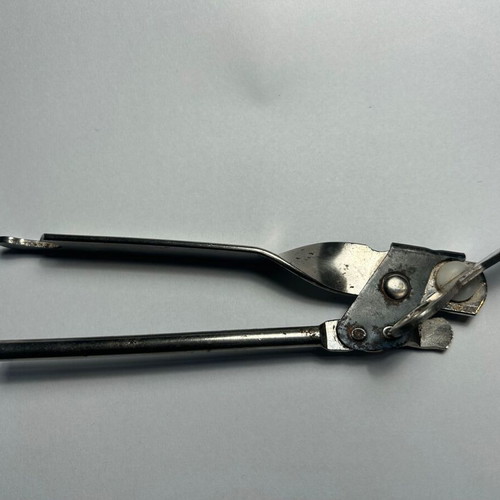 SQUIRE can opener made in England like new