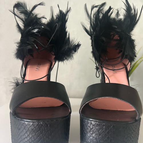 High leather platform sandals with feathers like new, size 40, black