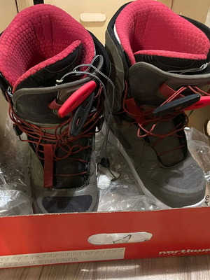 Μπότες snowboard Northwave Legend SL Νο43 σαν καινούργιο, γκρι