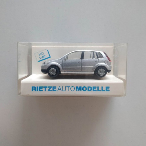 Ford Fiesta 2002 1:87 scale silver model by Rietze Automodelle