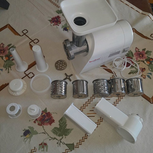 Moulinex Charlotte HV3 meat grinder used, 2 cutting and 5 grating options