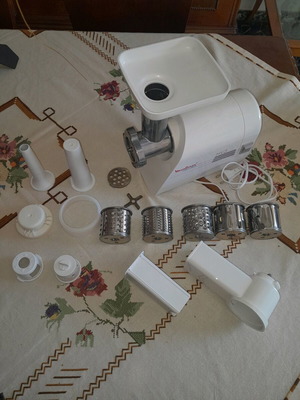 Moulinex Charlotte HV3 meat grinder used, 2 cutting and 5 grating options