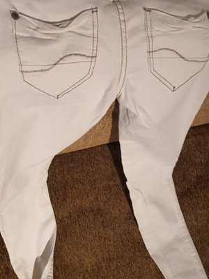 Bershka Jeans like new, 4 pieces, EU size 32, white and blue