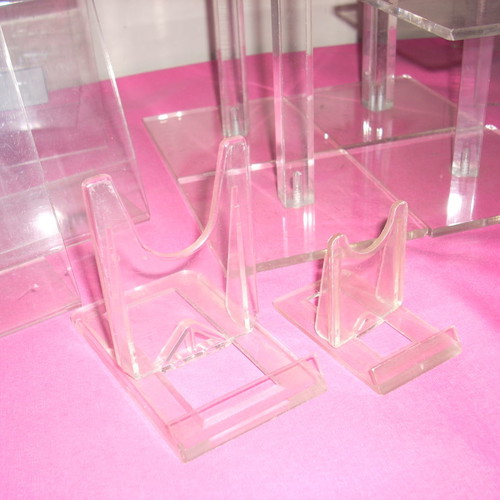 Plexi glass σταντς προβολής μεταχειρισμένα σε άριστη έως πολύ καλή κατάσταση