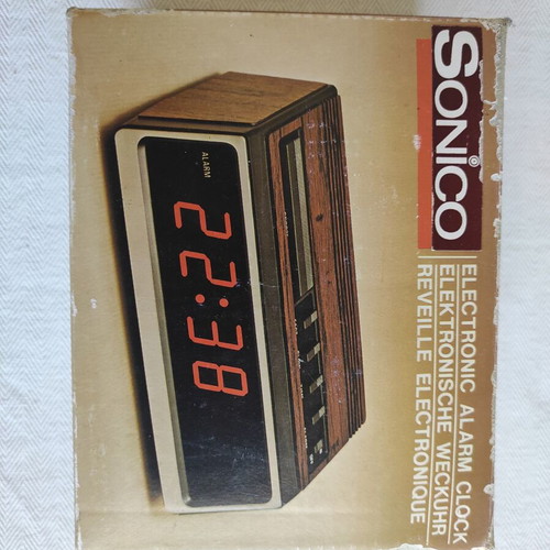 Vintage Sonico electronic clock alarm used, led, wood