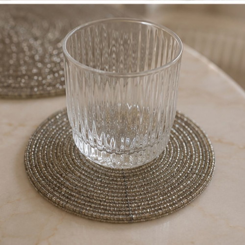 Set of placemat and 6 coasters with beads like new, luxury table decor