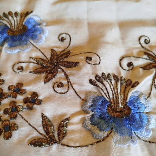 Set of 3 vintage table linens used from the 80s
