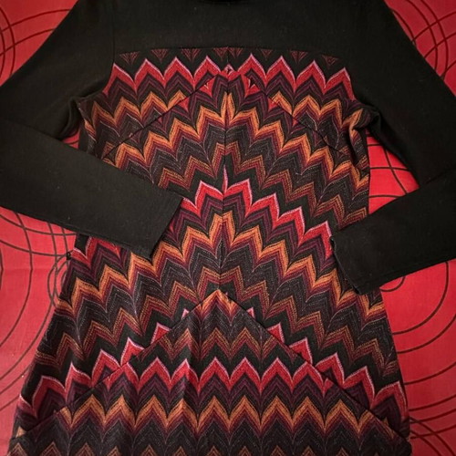 ZARINA dress with geometric zigzag pattern, size M, used