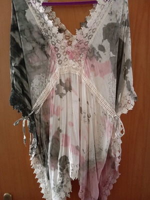 Tunic like new, multicolor, size L with cords
