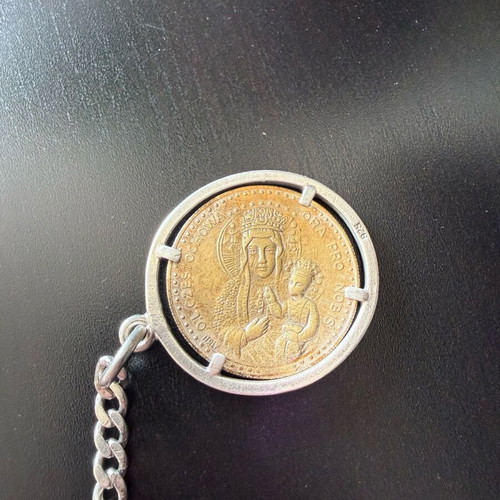 Collectible coin with the Pope in pendant like new