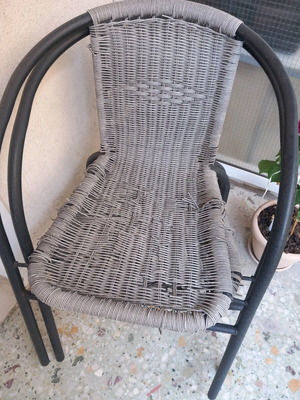 Chairs used, pack of 2, for repair