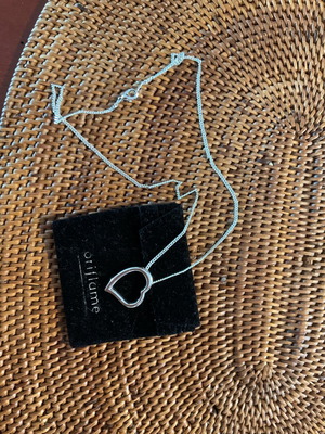 Oriflame shiny heart necklace with silver chain new