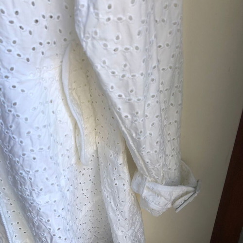 White Rococo trench coat size M like new with lace embroidery