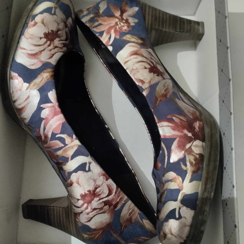 Marco Tozzi floral blue pumps used, size 41