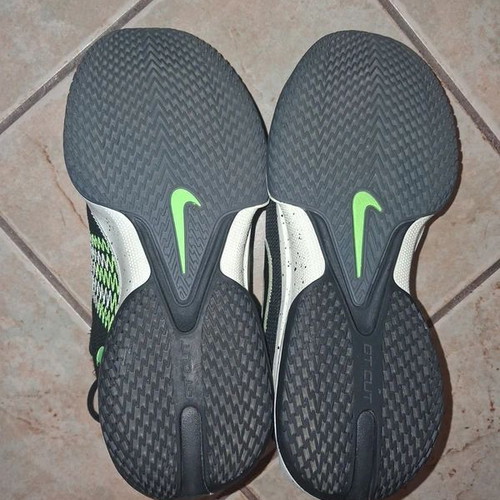 Nike GT Cut Academy basketball shoes like new, size 42.5, black
