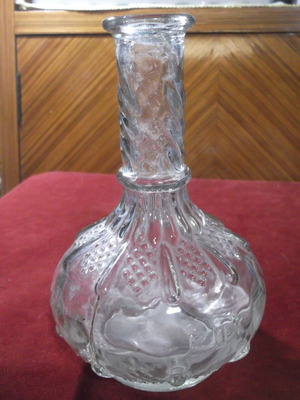 Vintage glass carafe from EOT Wine Festival like new
