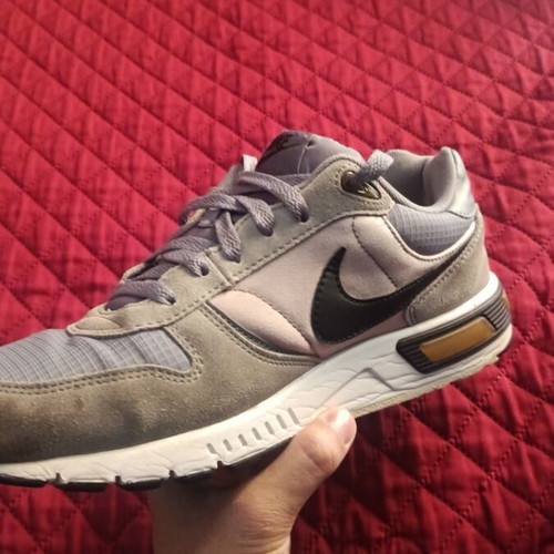 Nike Nightgazer sneakers size 41 like new, multicolor
