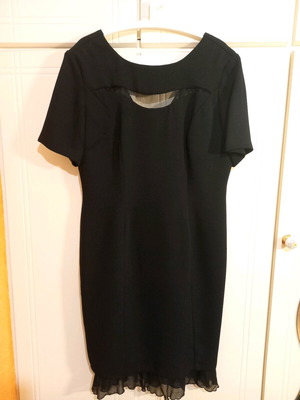 Black formal dress classic cut size L like new