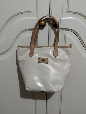 Thiros bag used, beige patent leather handbag