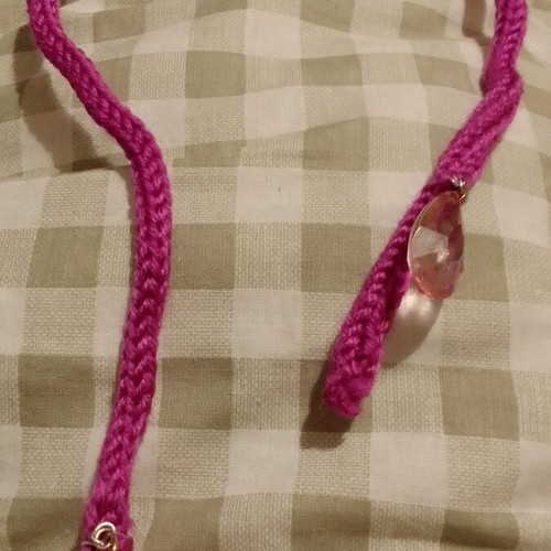 Handmade knitted choker with hanging leaf-shaped glass beads new