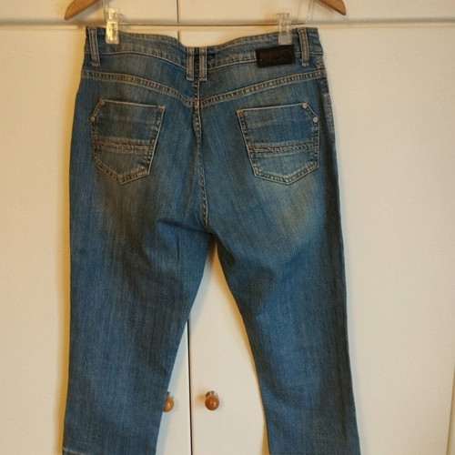 Julia Bergovich women's capri jeans like new