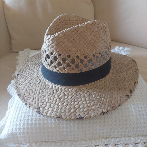 Straw hat beige with black ribbon, like new, size 58