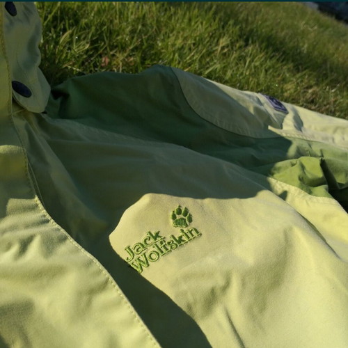 Jack Wolfskin windbreaker like new, size XS