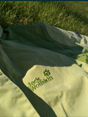 Jack Wolfskin windbreaker like new, size XS