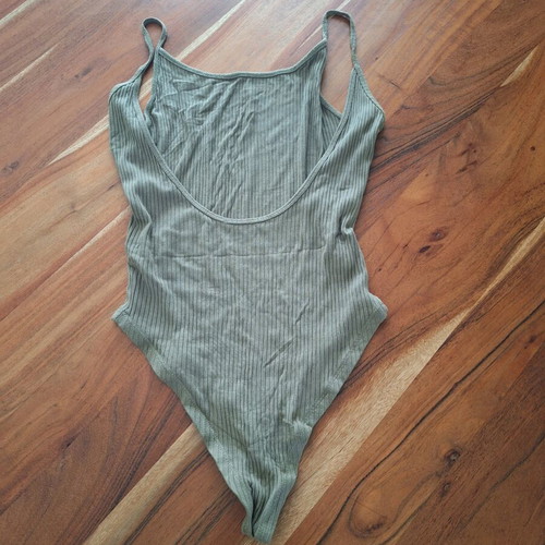 Pull & Bear khaki ribbed bodysuit size M like new