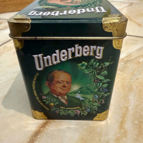 Underberg collectible metal box like new