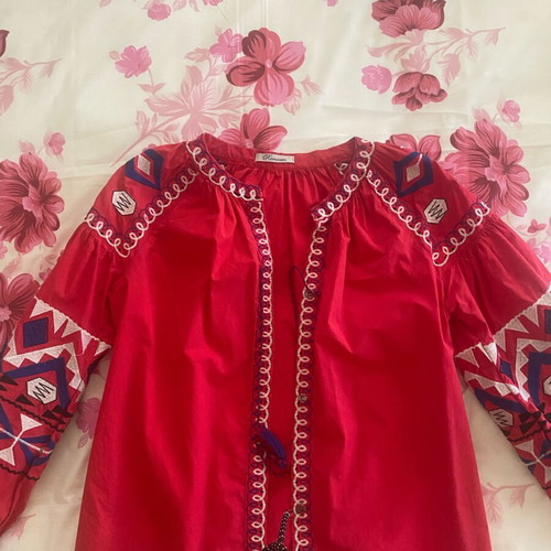 Boho shirt with embroidery like new, size M