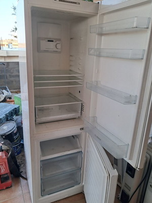 Bosch fridge used with 2 electric heaters gift