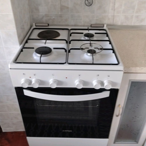 Gas stove with electric oven like new