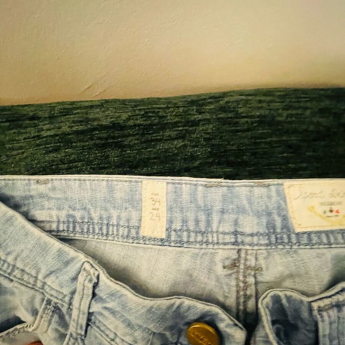 Pull & Bear women's jeans like new with colorful buttons, relaxed fit
