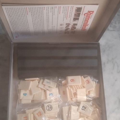 Rummikub Mundo original strategy board game