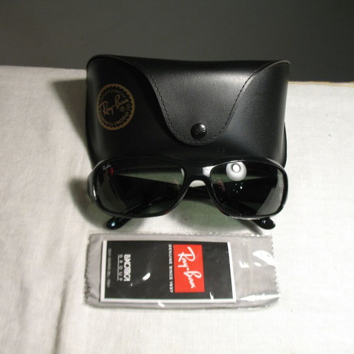 Ray Ban RB4121 men's sunglasses black, like new