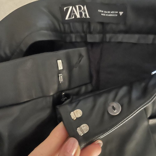 Zara leather shorts like new, black, size XS