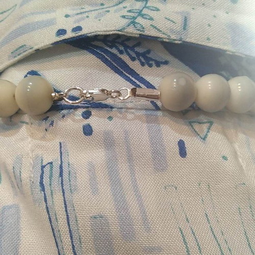 Vintage necklace used, 80s ivory color