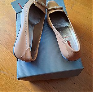 Παπούτσια γόβες μάρκας Prada
