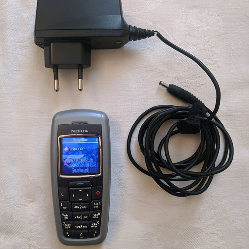 Nokia 2600 used with charger, gray