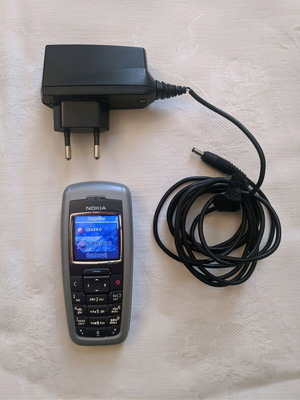 Nokia 2600 used with charger, gray